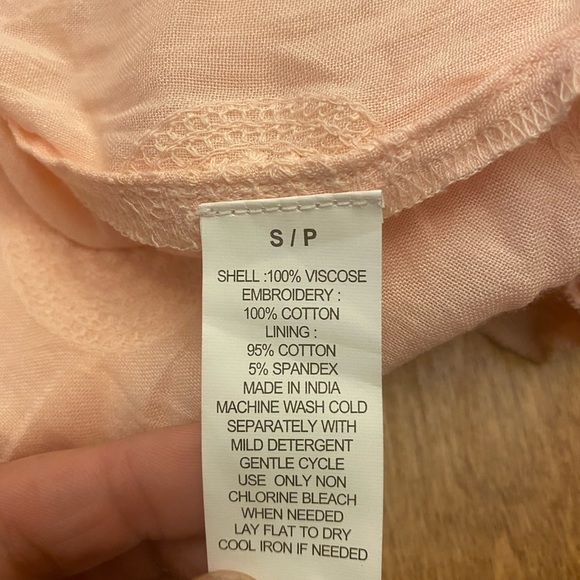 ⬇️SUMMER CLEARANCE ⬇️ NWT off the shoulder shirt - Picture 7 of 8